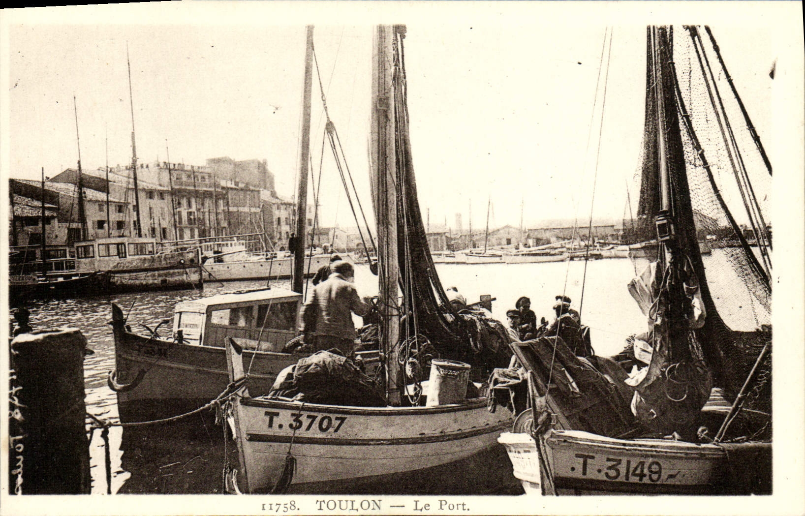 CPA Toulon Le Port Bateaux de peche