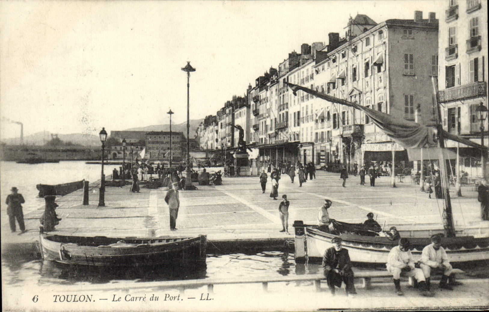 CPA Toulon Le Carre du Port 