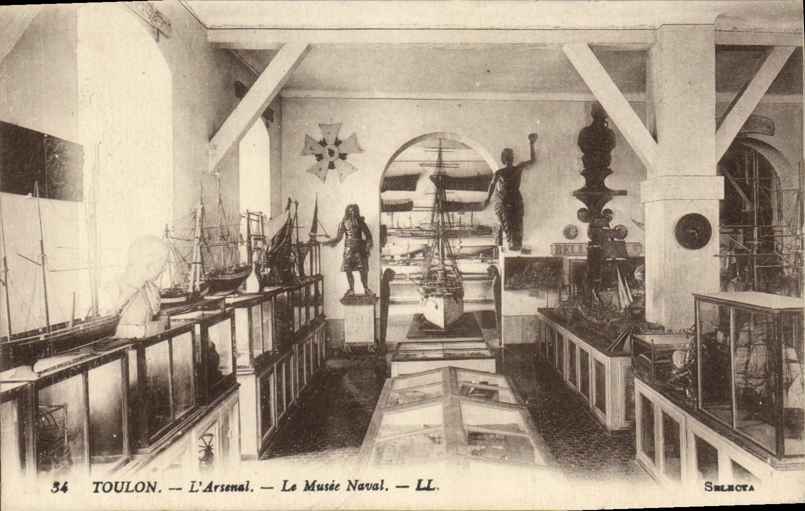 CPA Toulon L'Arsenal Le Musee Naval