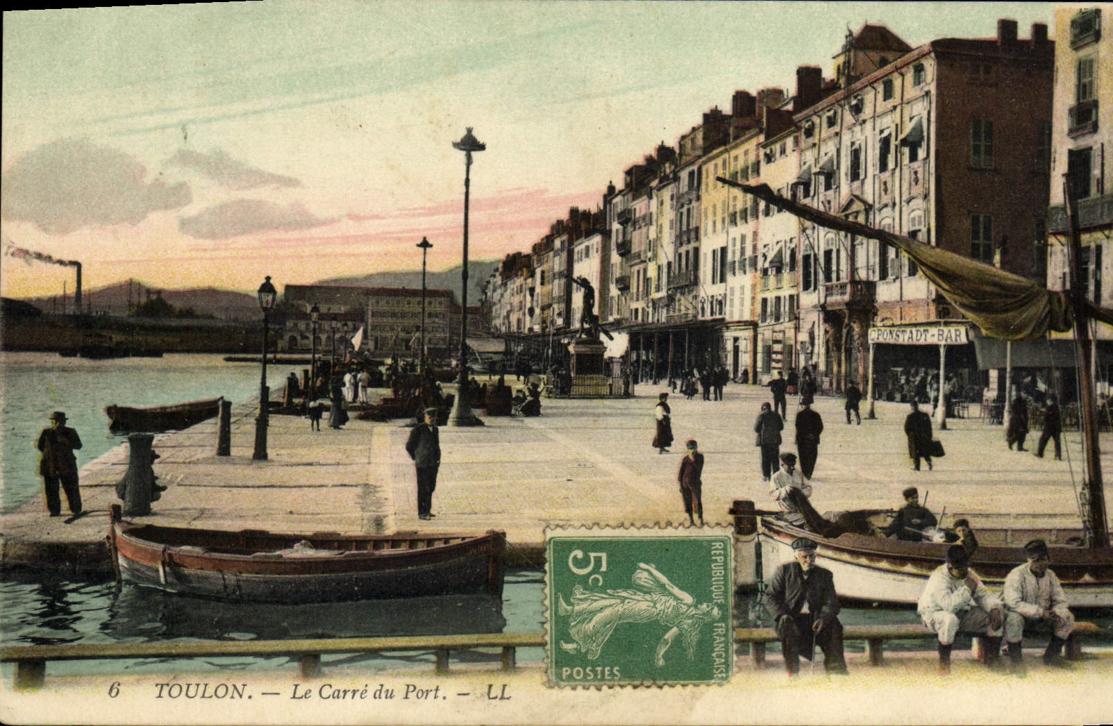 CPA Toulon Le Carre du Port 