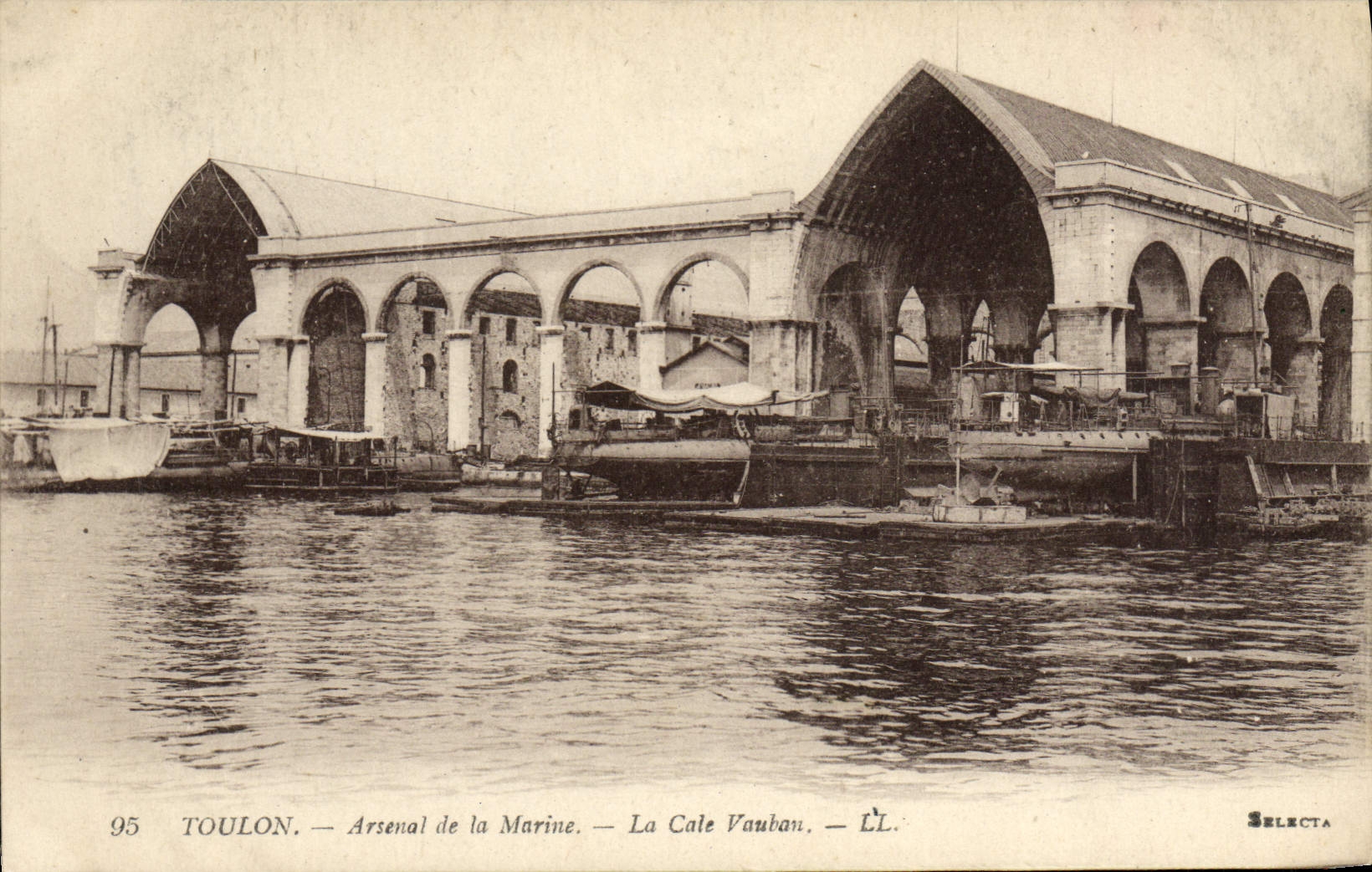 CPA Toulon Arsenal de la Marine La Cale Vauban Bateaux Militaria