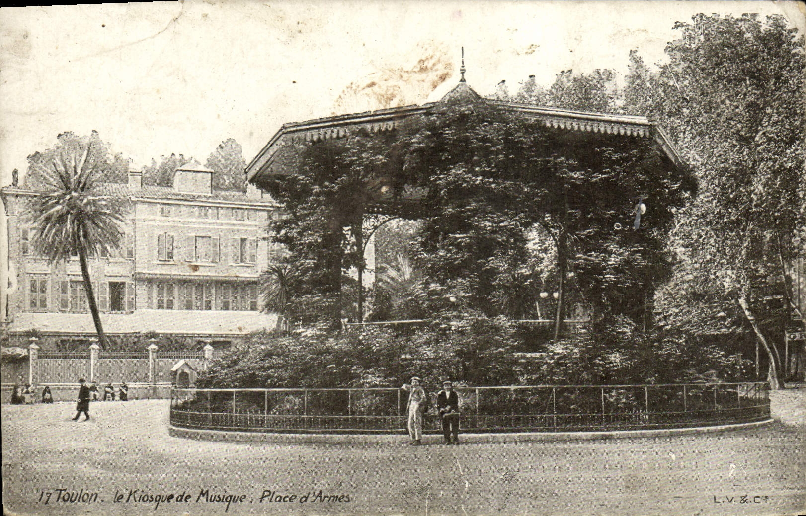 VINTAGE POSTCARD Toulon the Kiosk of Music Places of Weapons