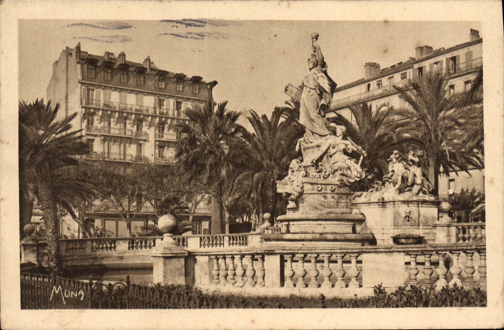 CPA Toulon La Place de la Liberte 