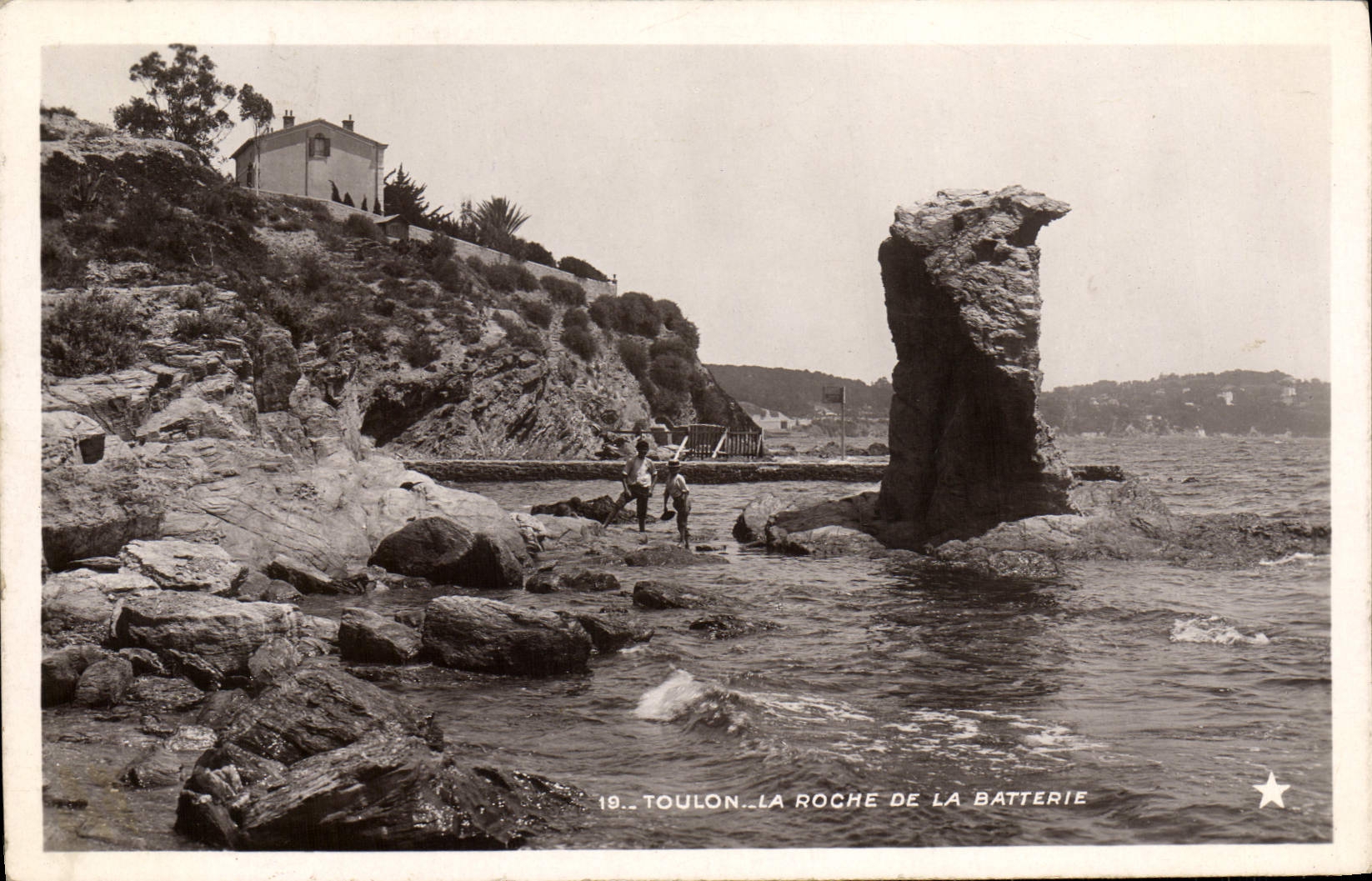VINTAGE POSTCARD Toulon the Rock of the Battery