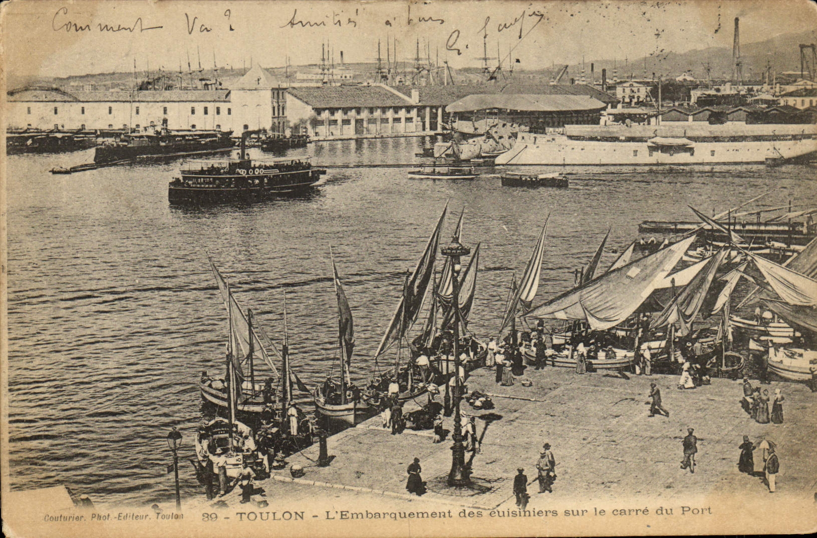 VINTAGE POSTCARD Toulon the Loading of the cooks squares it Port Boats