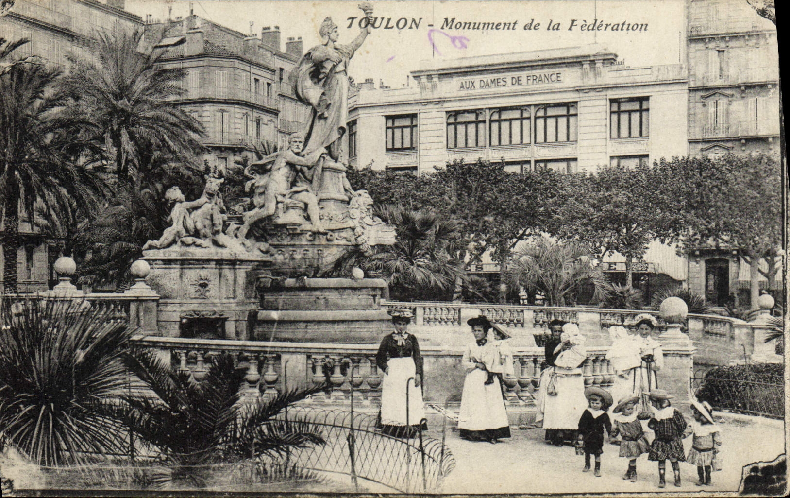 CPA Toulon Monument de la Federation Enfants Nourrices