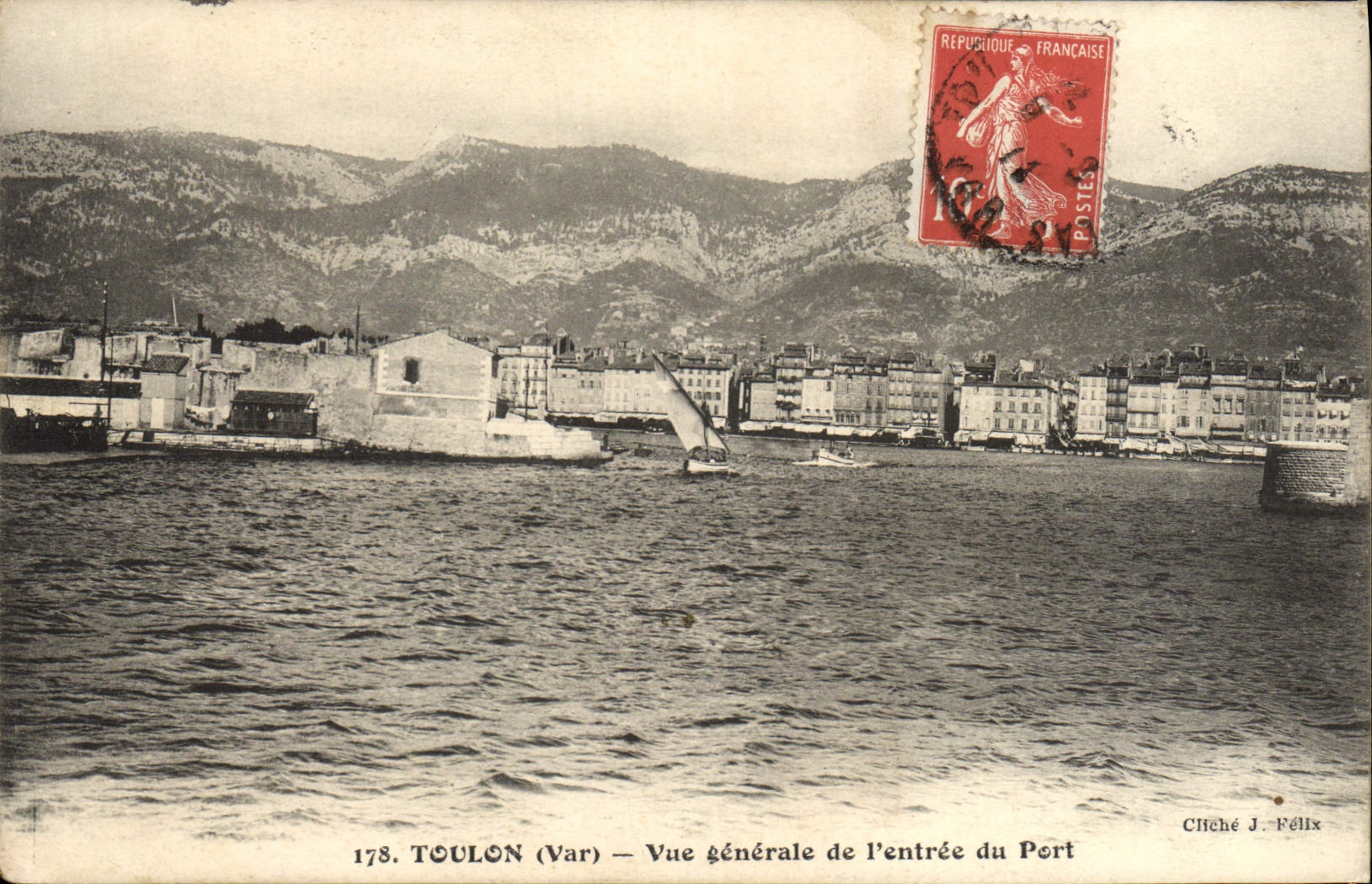 CPA Toulon Vue generale de l'entree du Port