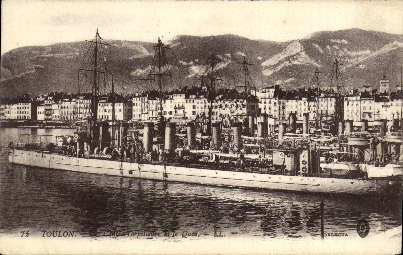 CPA Toulon Les contre torpilleurs et le quai Bateau 