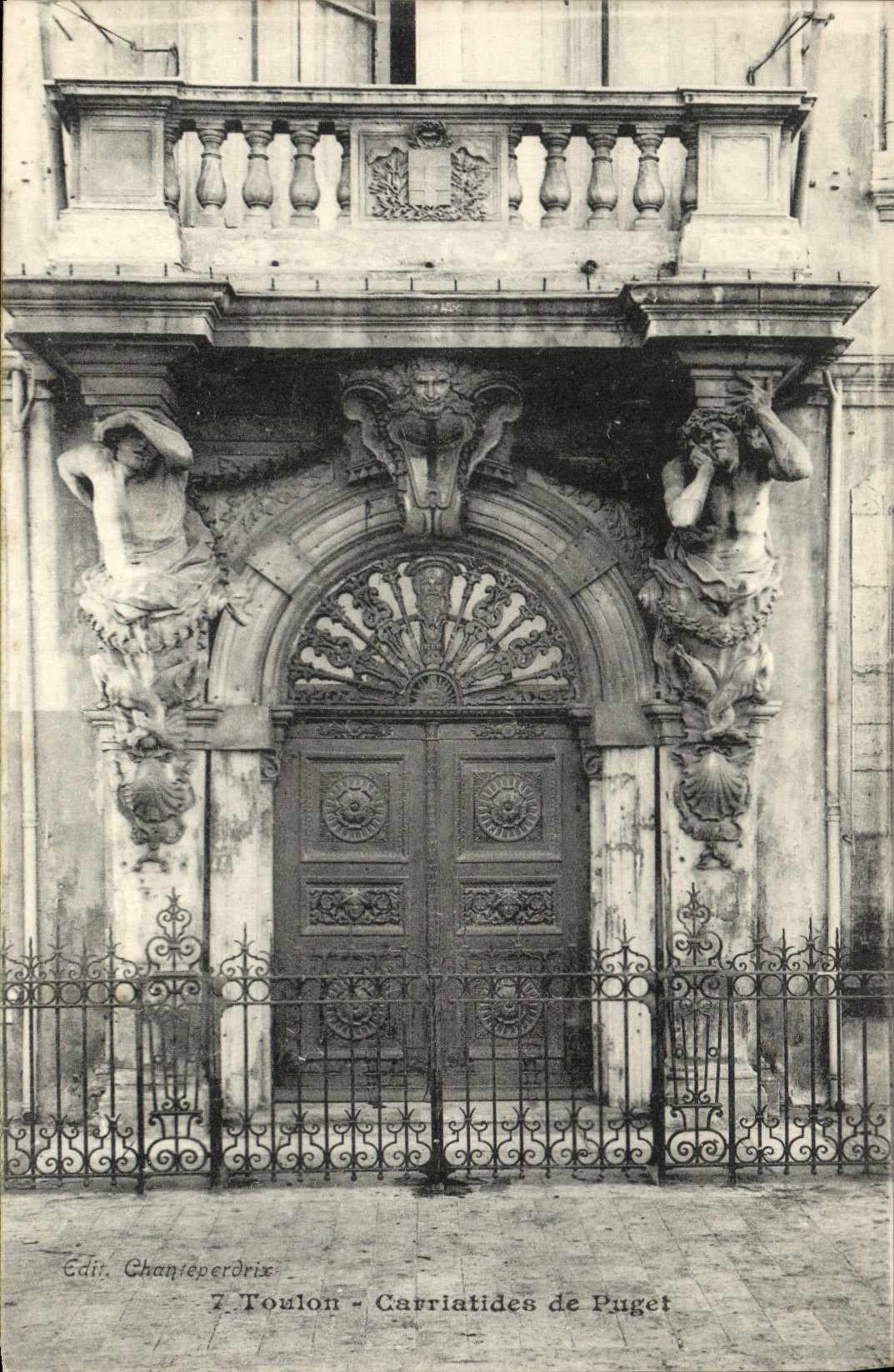 VINTAGE POSTCARD Toulon Carriatides de Puget