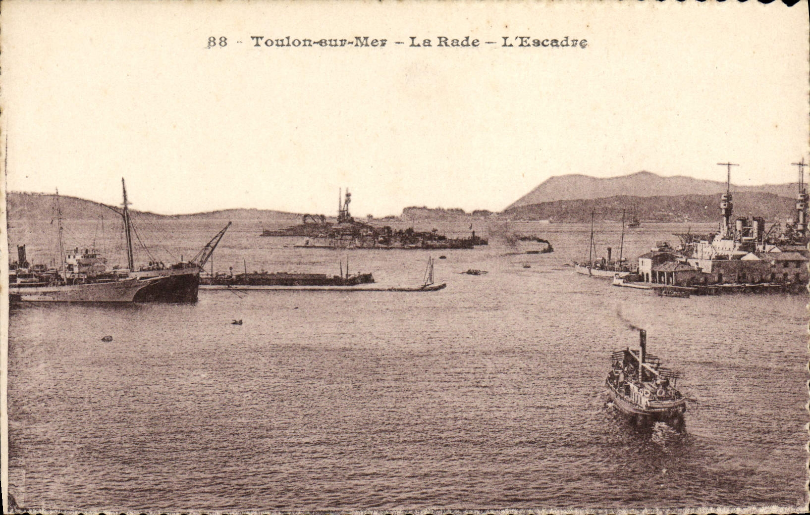 VINTAGE POSTCARD Toulon on Sea Roads the Squadron Boats
