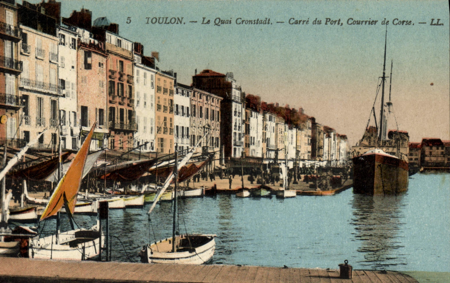 CPA Toulon Le Quai Crostadt Carre du Port Courier de Corse Corsica Bateaux