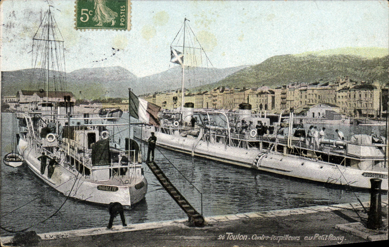 VINTAGE POSTCARD Toulon Against destroyers with the small row Boats