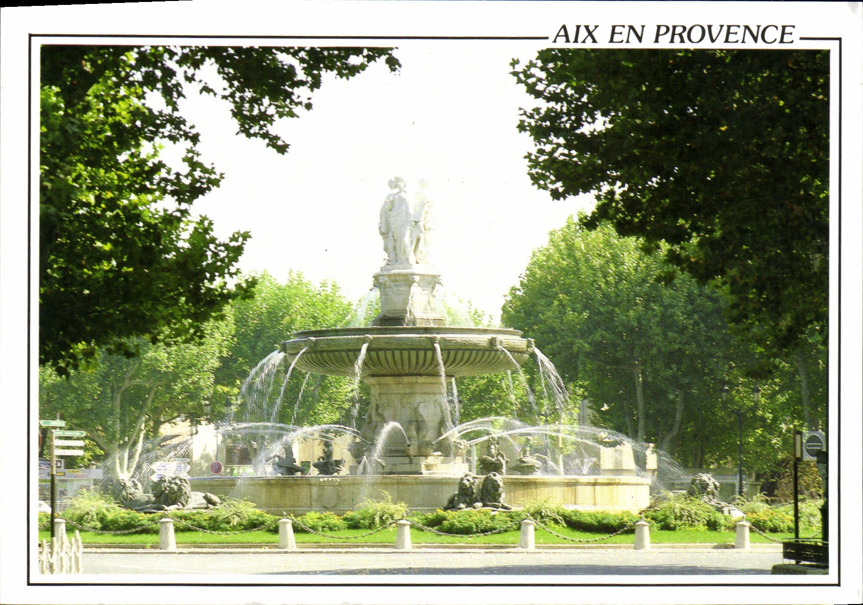CPM Aix en Provence Place de la Liberation La grande fontaine