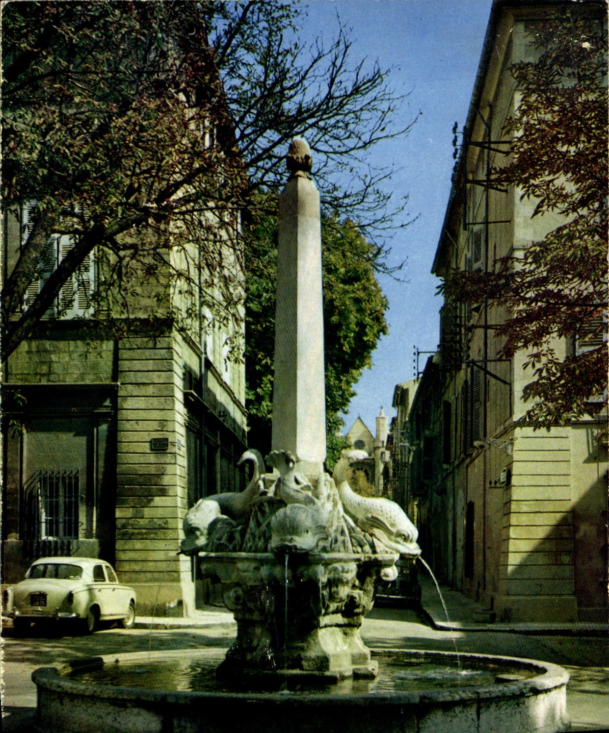 CPM Aix en Provence Fontaine des Quatre Dauphins