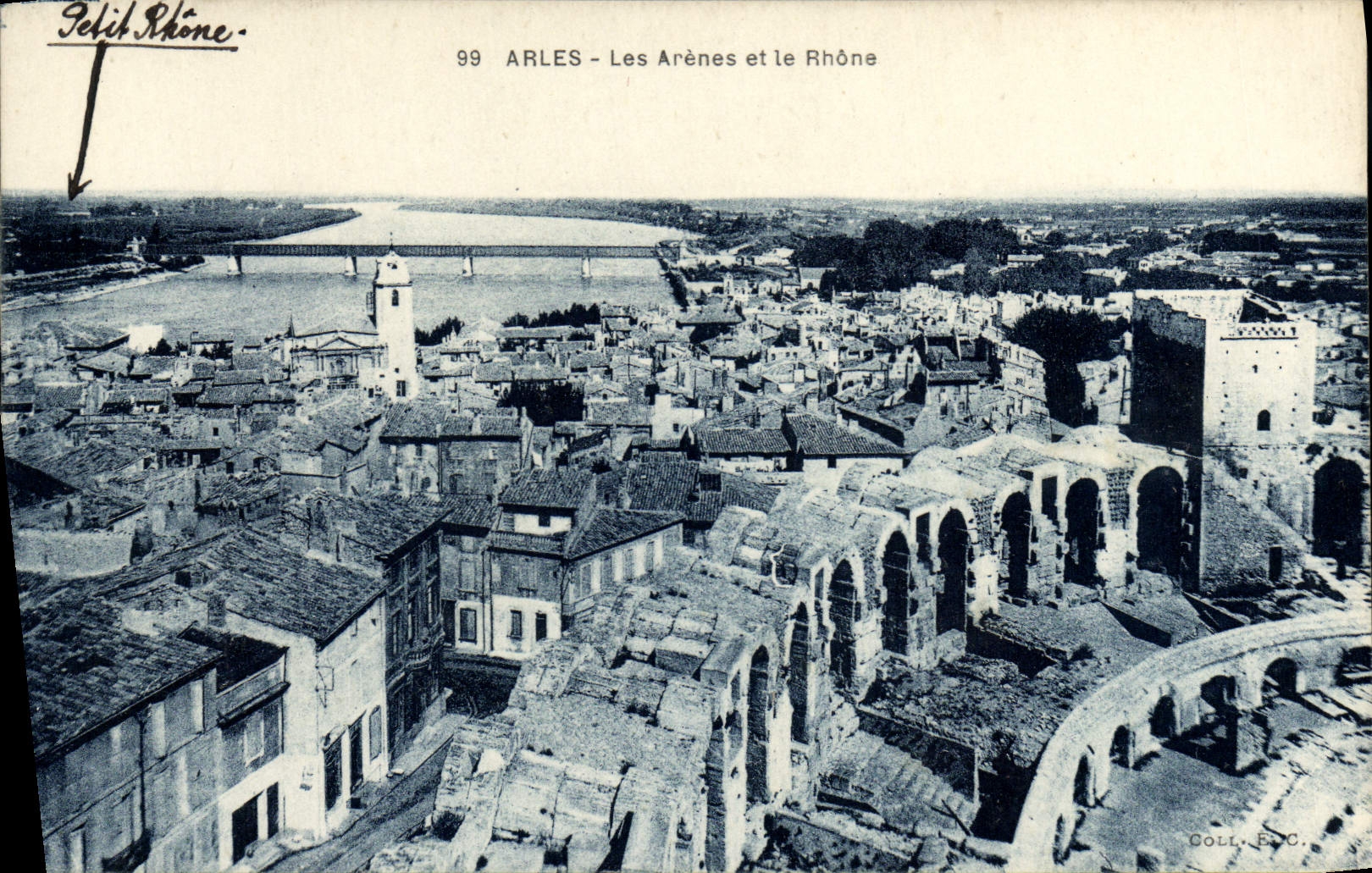 CPA Arles Les Arenes et le Rhone
