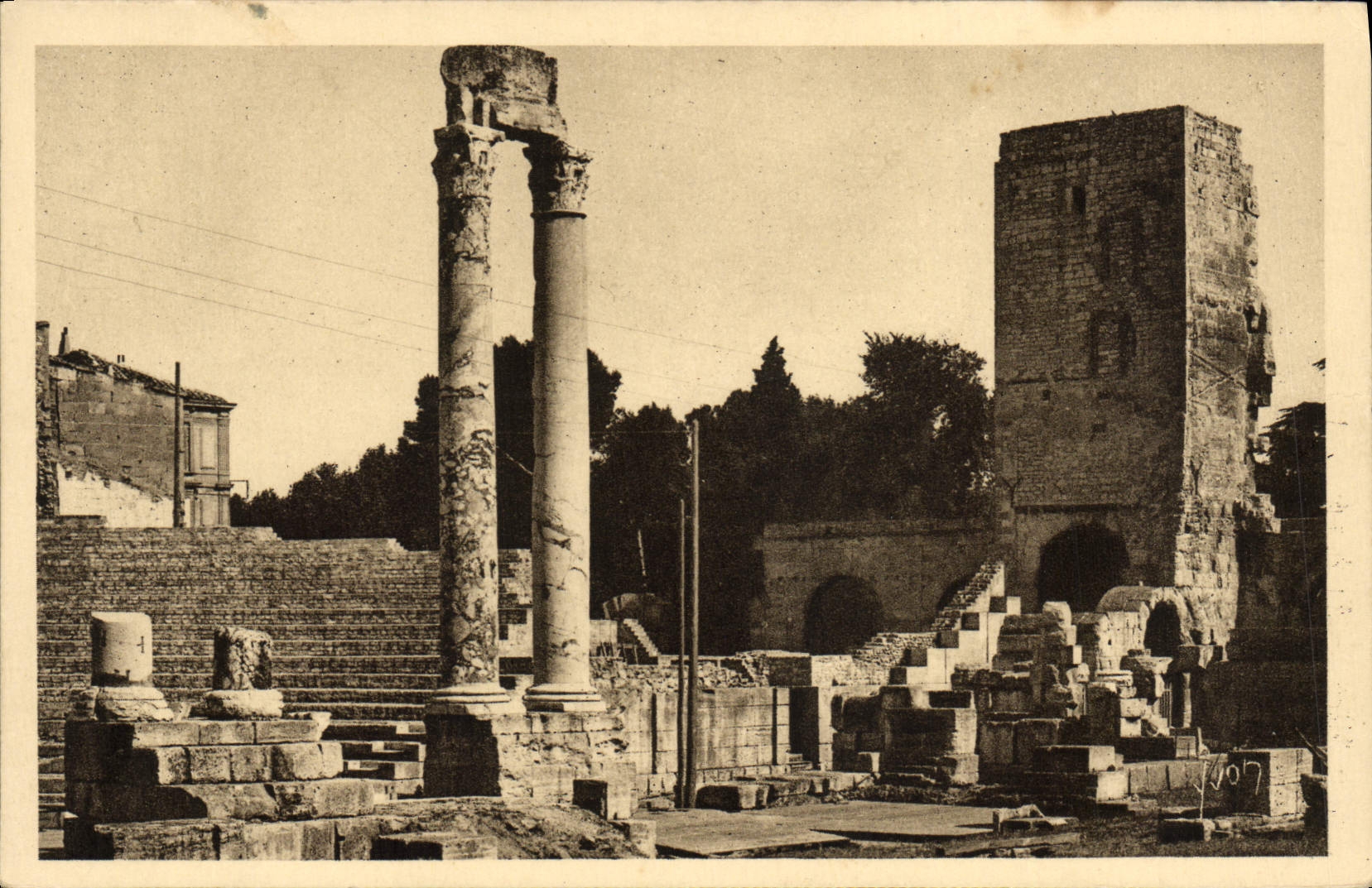 CPA Arles Le theatre antique 