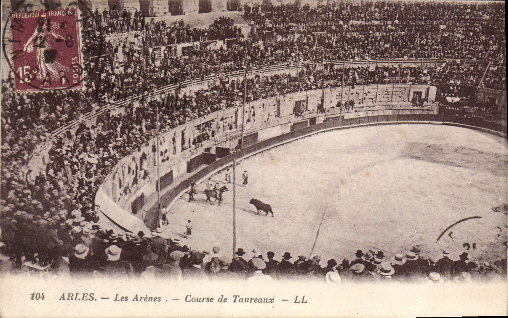CPA Arles Les arenes Course de taureaux Corrida