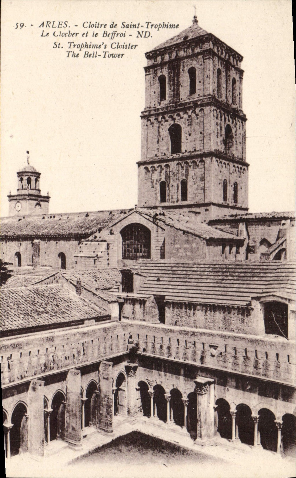 CPA Arles Cloitre De Saint Trophime Le clocher et le beffroi 
