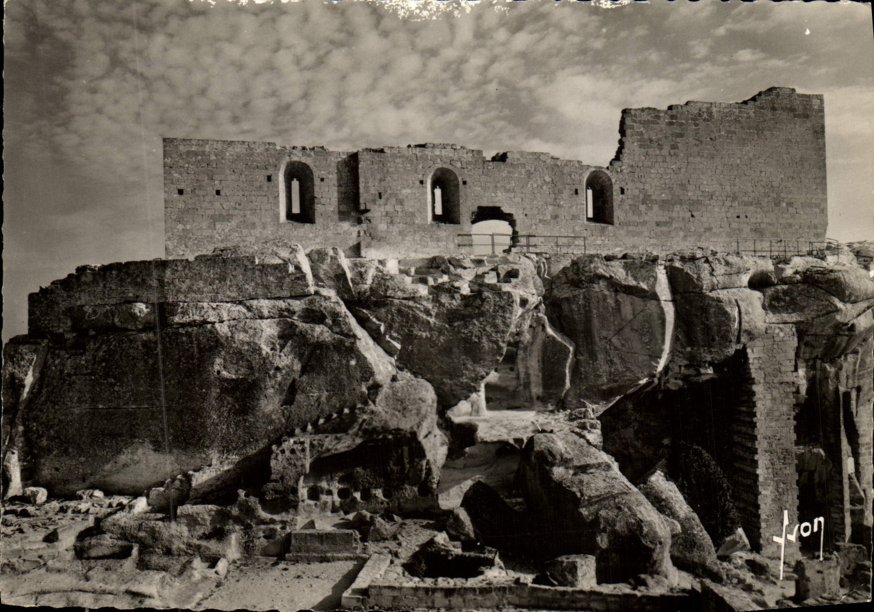 CPM Les Baux 