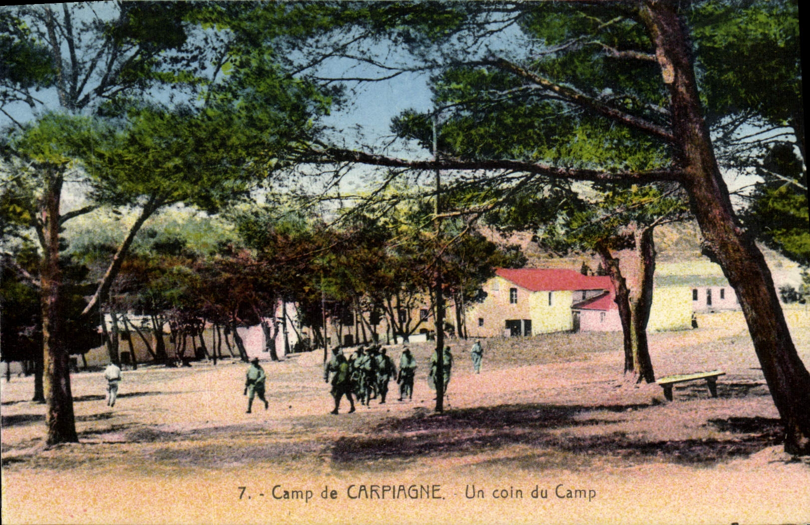 CPA Camp de Carpiagne Un Coin du Camp Militaria