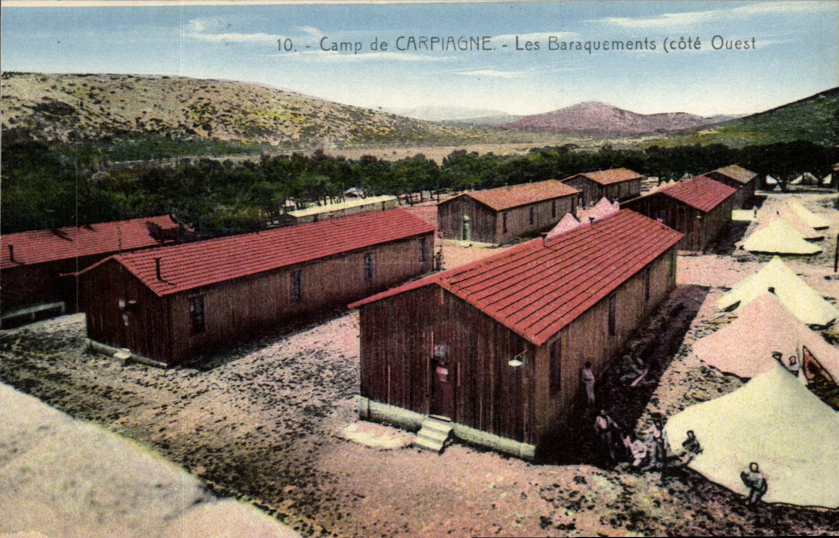 CPA Camp de Carpiagne Les Baraquements Militaria 