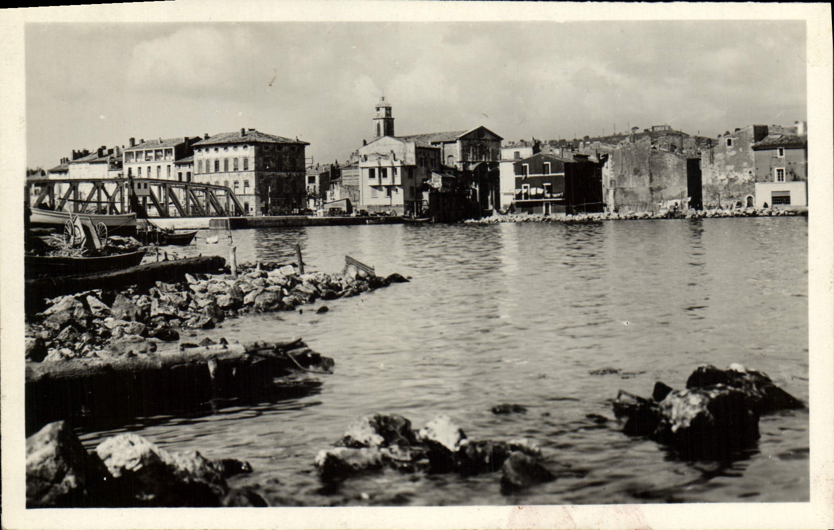 CPA Martigues Un Coin de Jonquieres