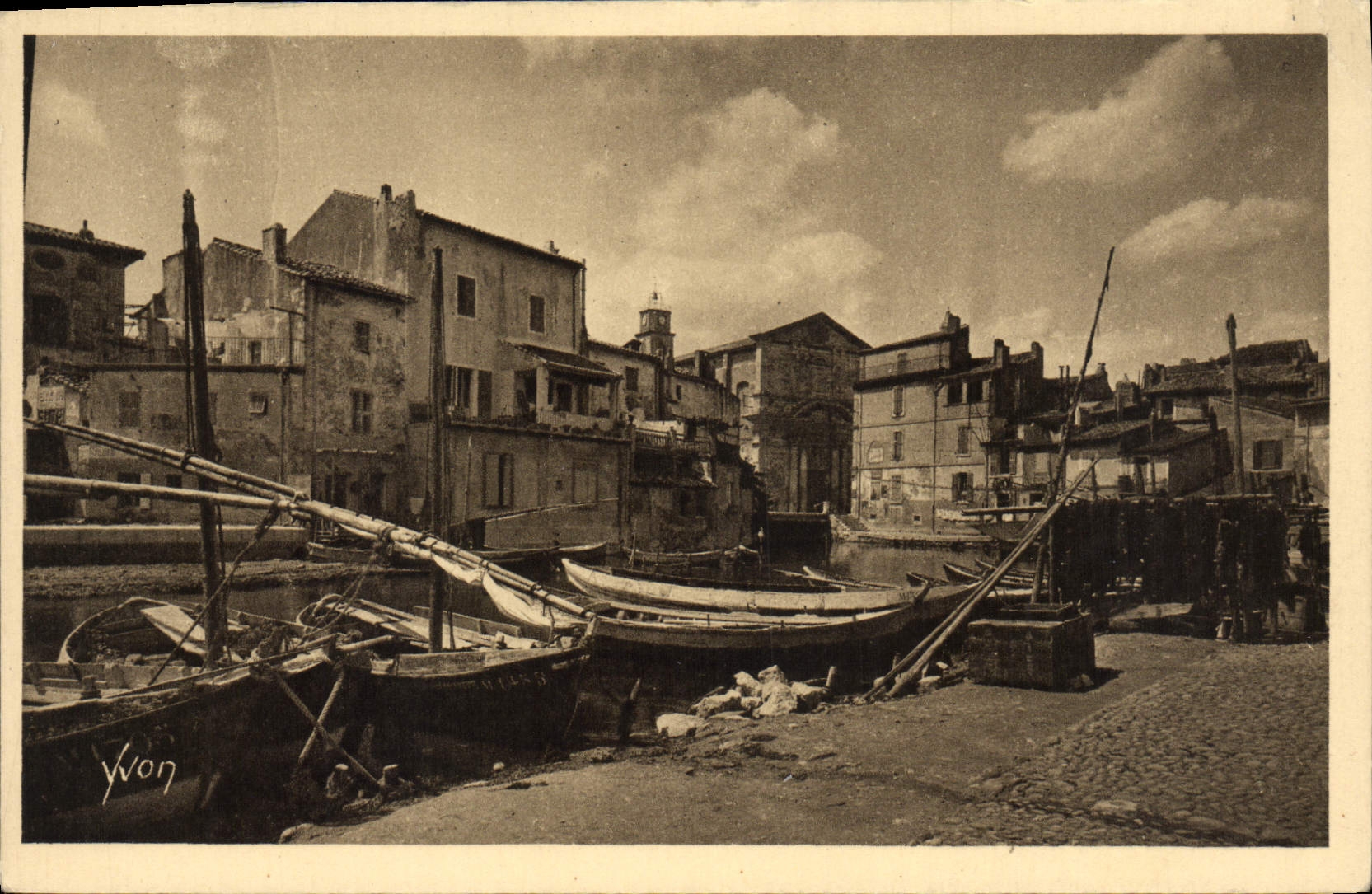 CPA Martigues Paysages Et Pierres De Provence Baetaux