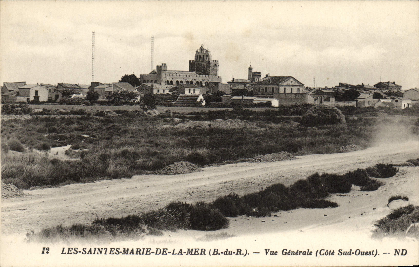 CPA Les Saintes Marie De La Mer Vue Generale