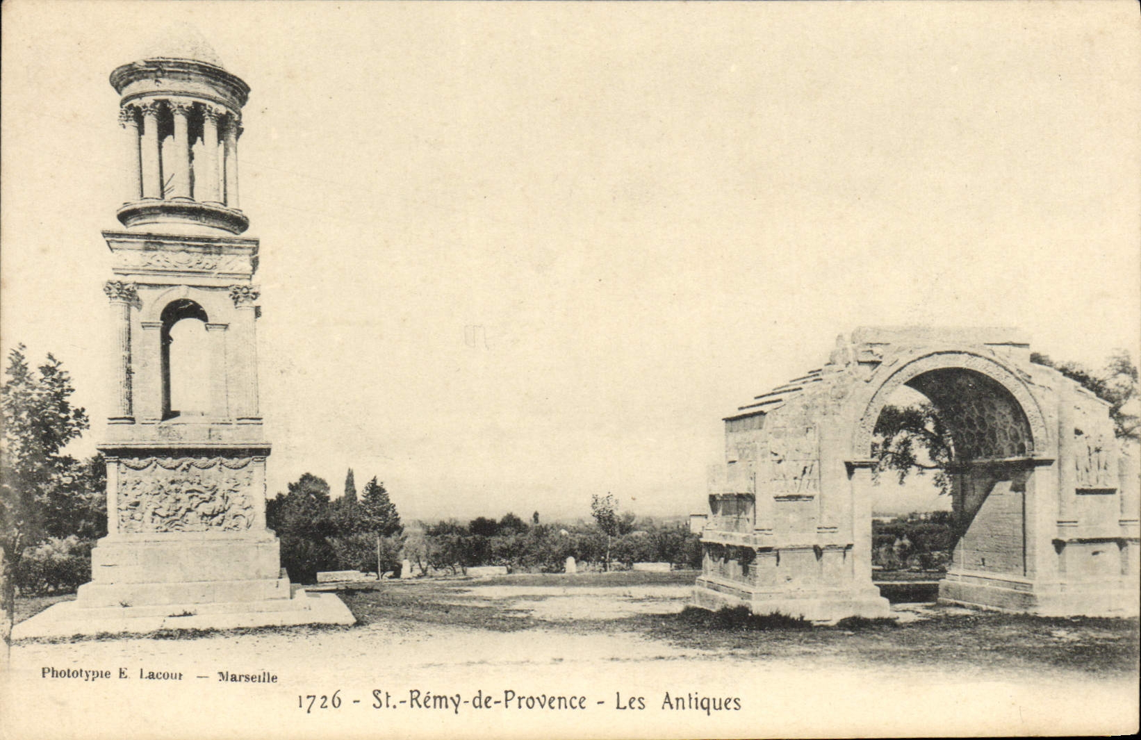 CPA St REmy de provence Les antiques