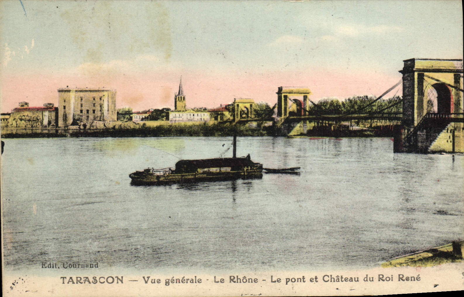 CPA Tarascon Vue Generale Le Rhone Le Pont et Chateau du roi Rene Bateau
