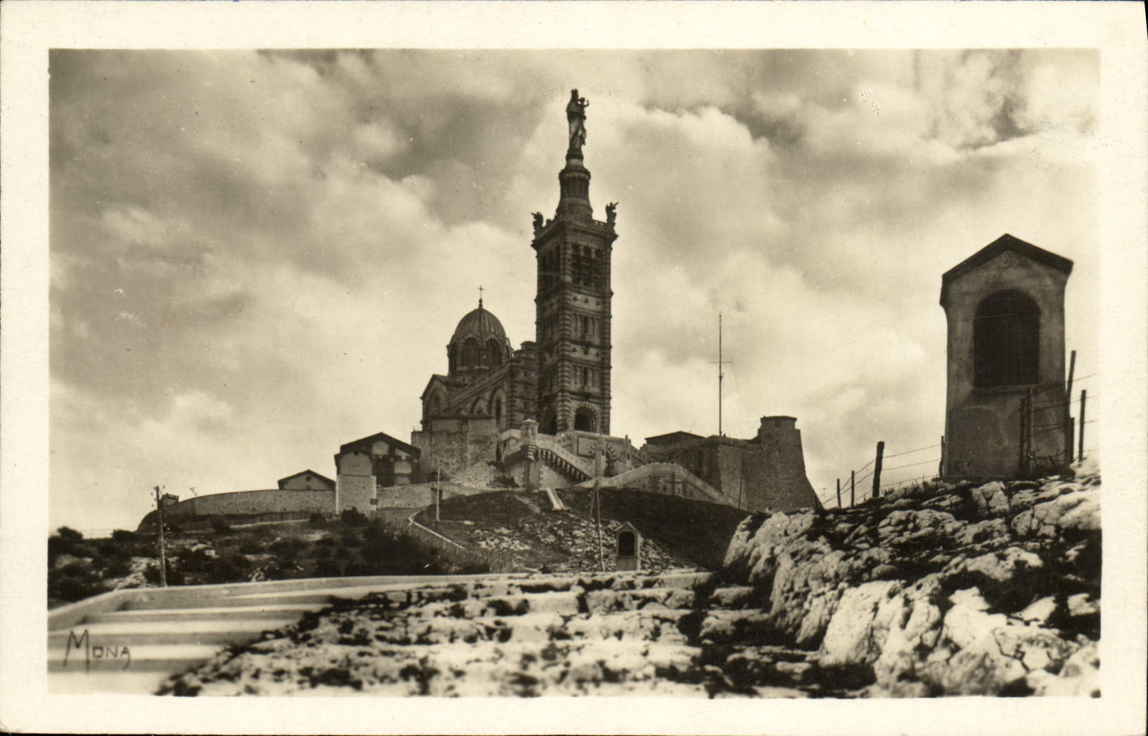 CPA Marseille Basilique de Notre Dame de la Garde