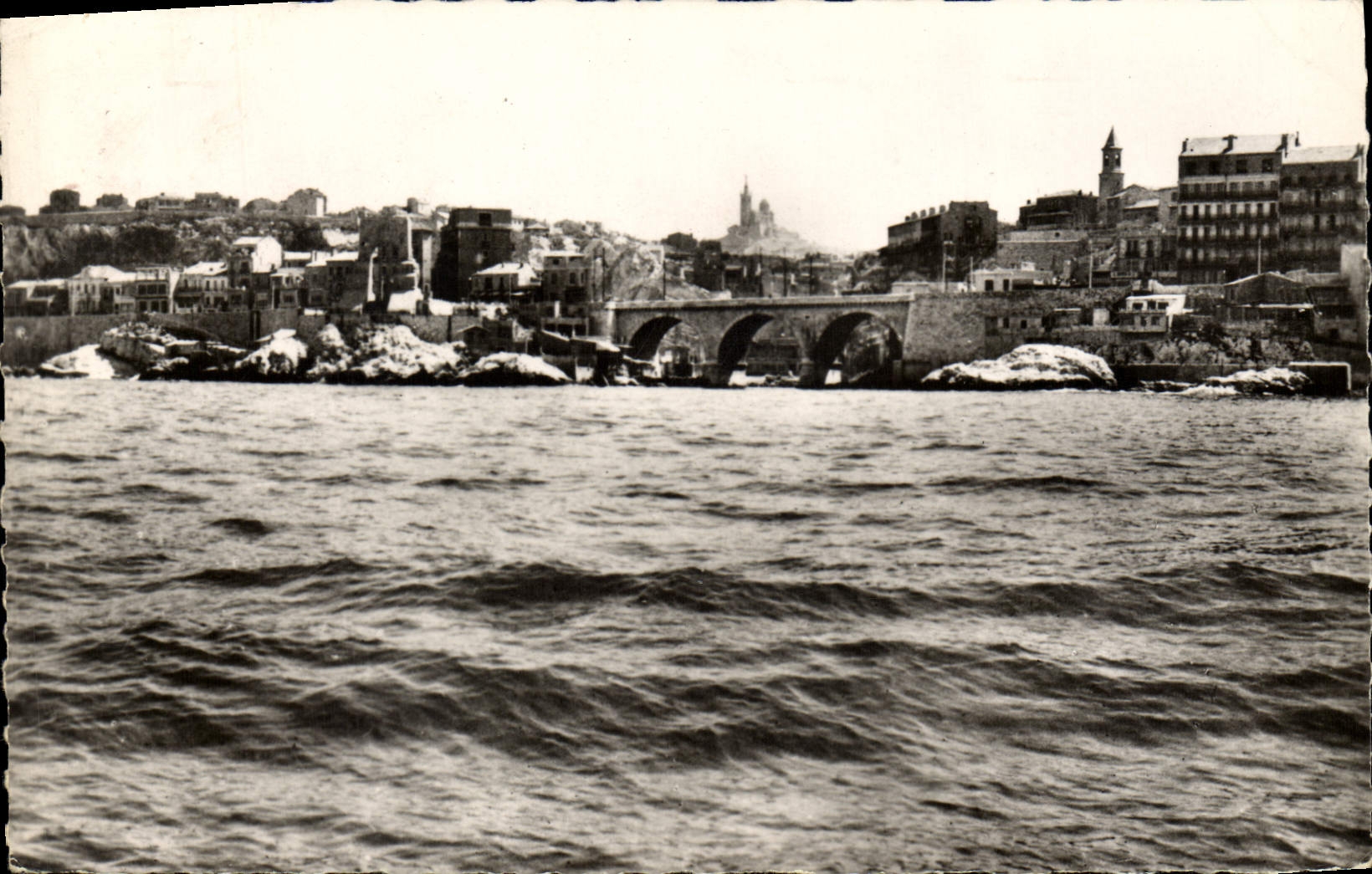 CPM Marseille Le Littoral et Notre Dame de la Garde 