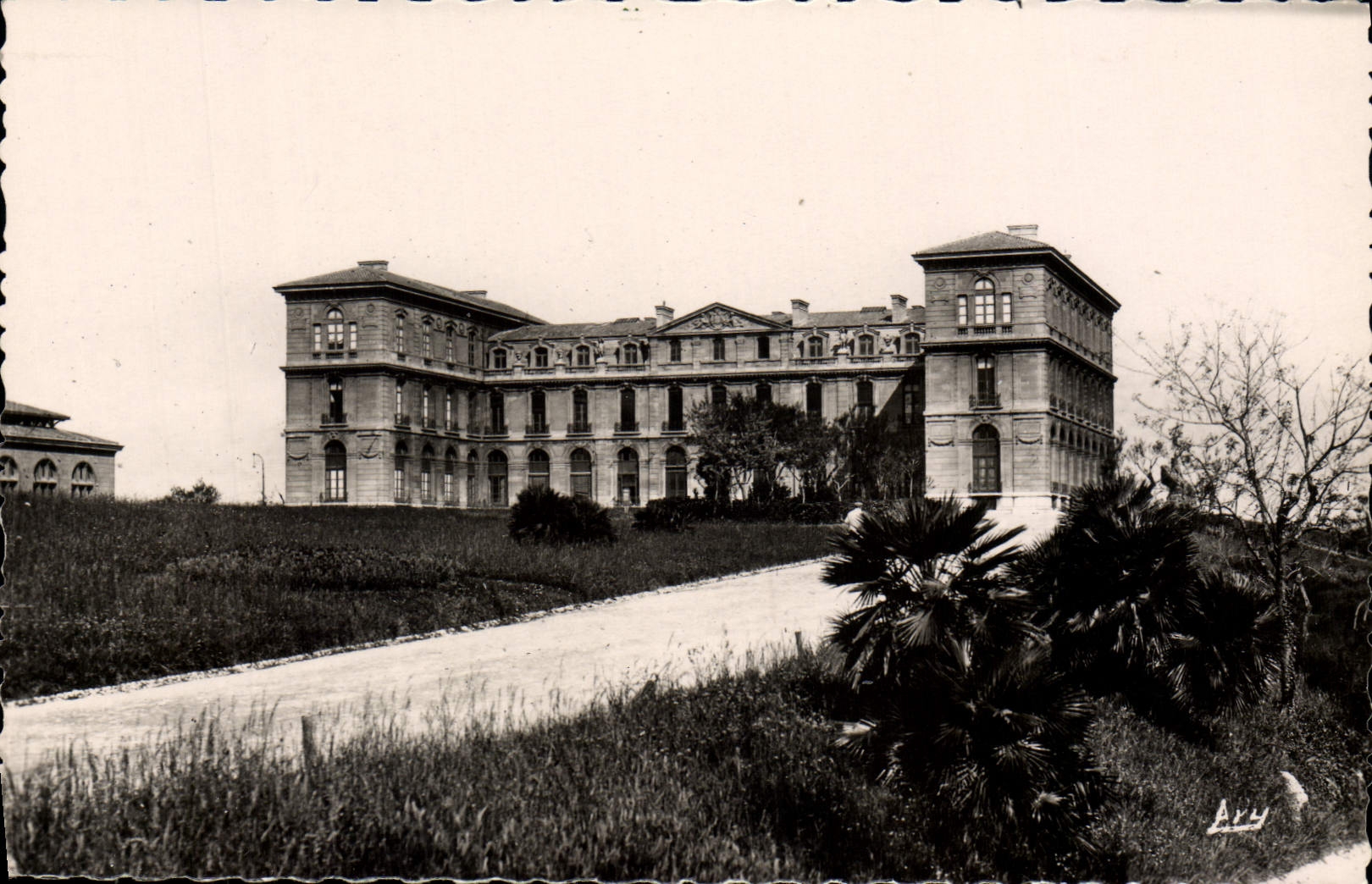 CPM Marseille Le Chateau du Pharo 