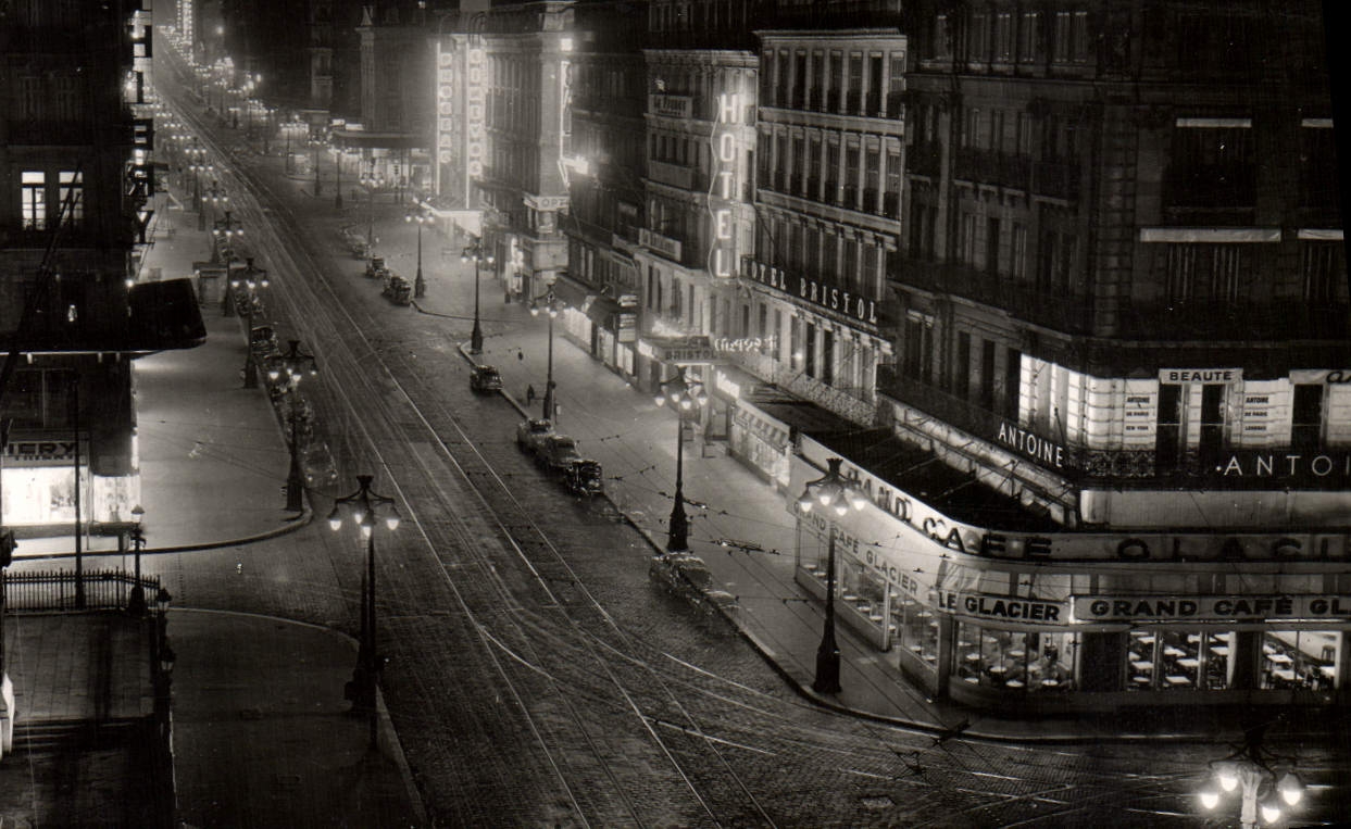 CPM Marseille la nuit La Canebiere