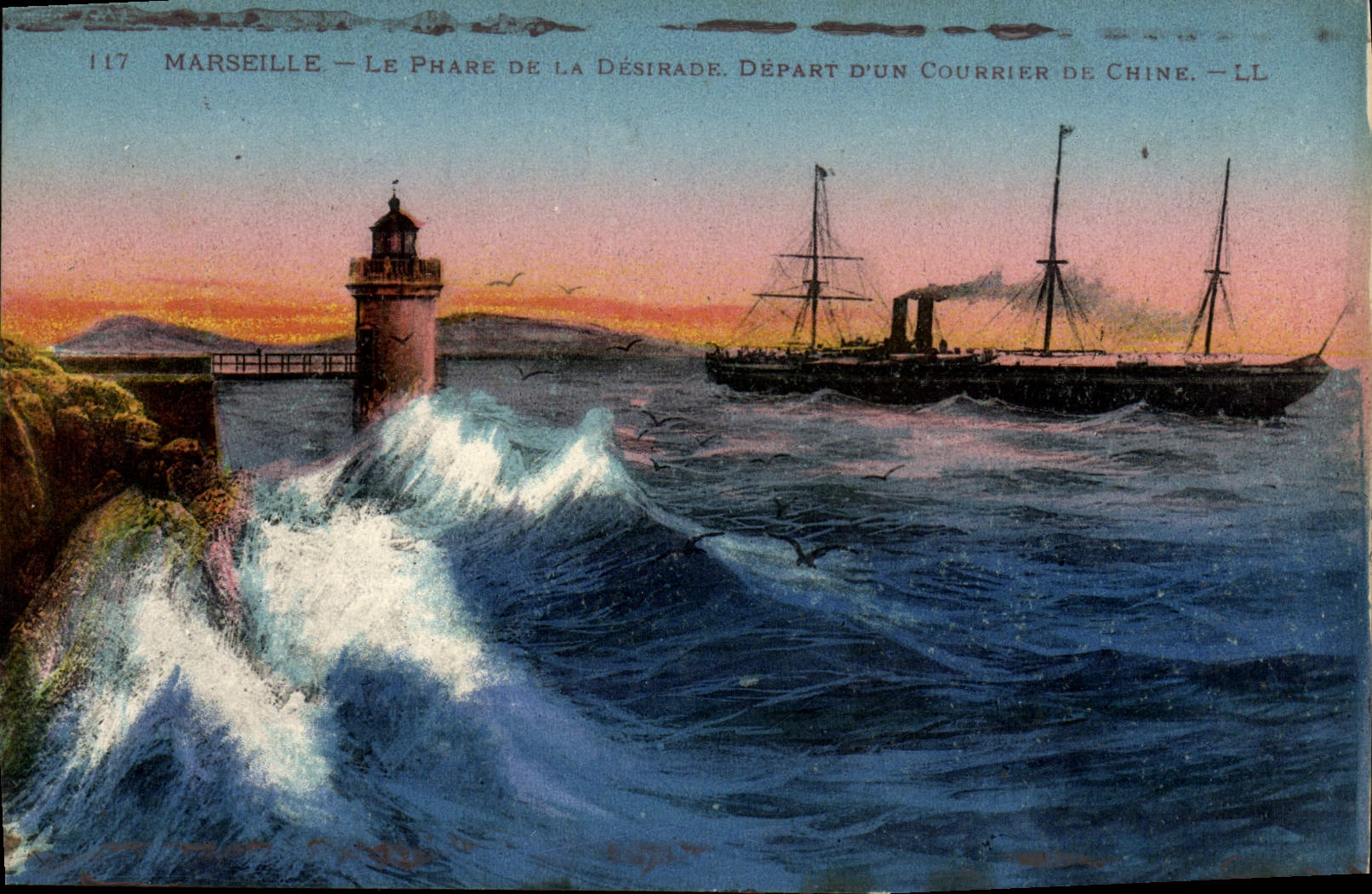 CPA Marseille Le Phare de la Desirade Depart d'une Courrier de Chine Bateau 