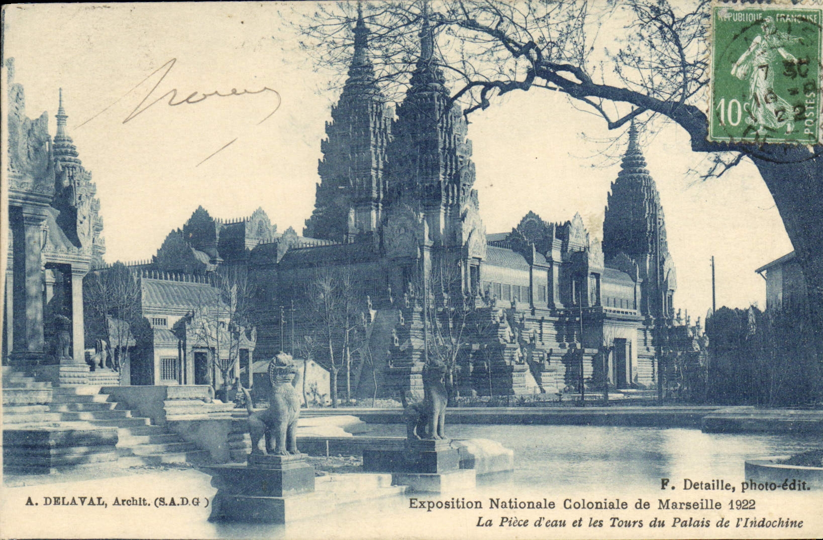 CPA Exposition Nationale et Coloniale de Marseille 1922 La piece d'eau et les tours du palais de l'Indochine 