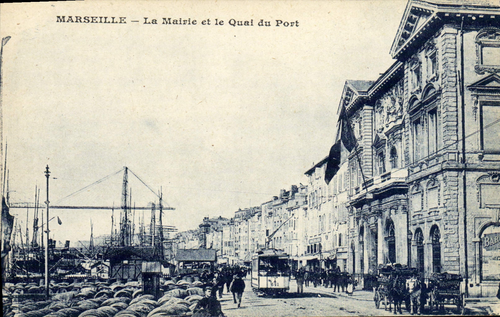 CPA Marseille La Mairie et le Quai du Port