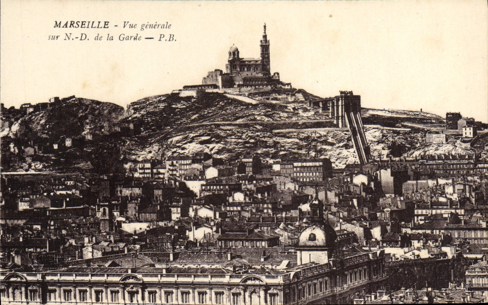 CPA Marseille vue Generale sur N D de la Garde 