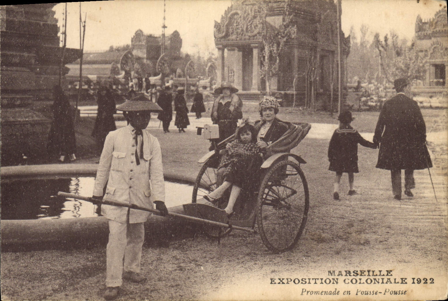 CPA Marseille Exposition Coloniale 1922 Promenade en pousse pousse