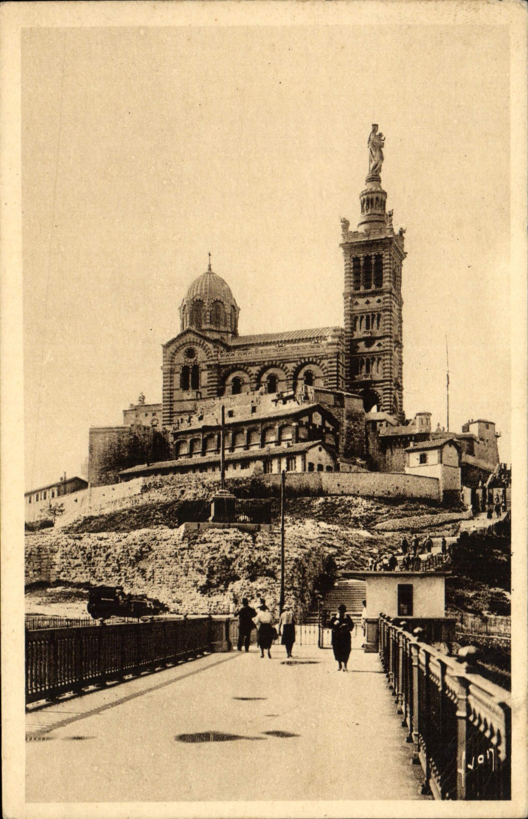 CPA Marseille N D de la Garde Plate forme des ascenseurs 