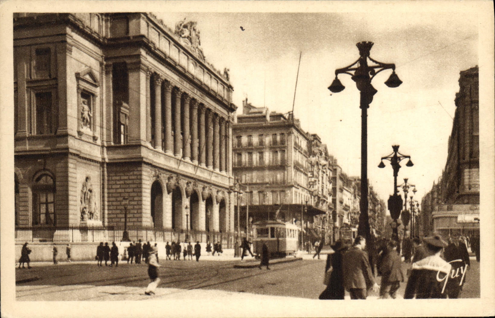 CPA Marseille La Bourse et la Canebiere 