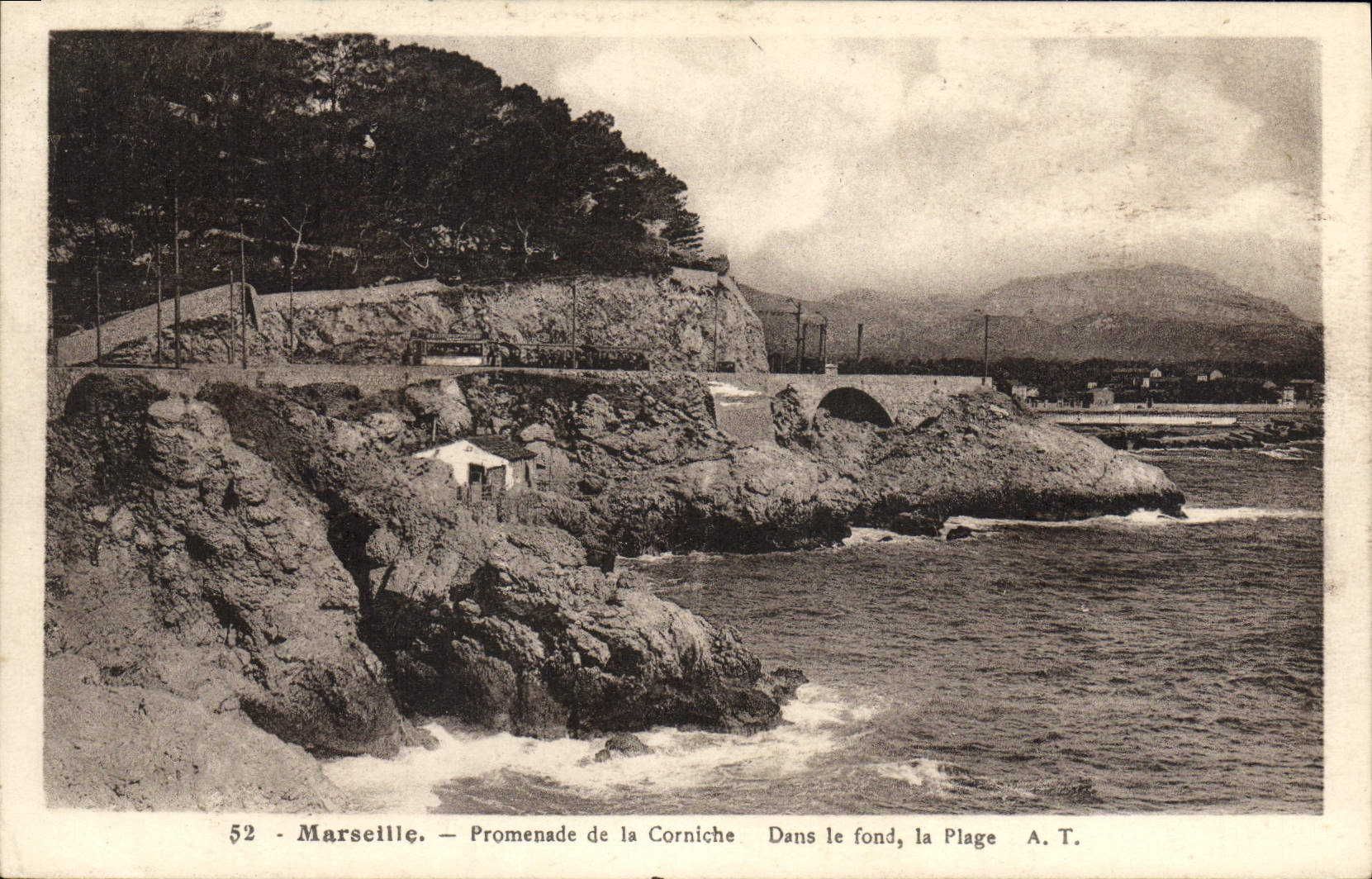 Caminata de Marsella de la POSTAL de la VENDIMIA de la cornisa en el contenido la playa
