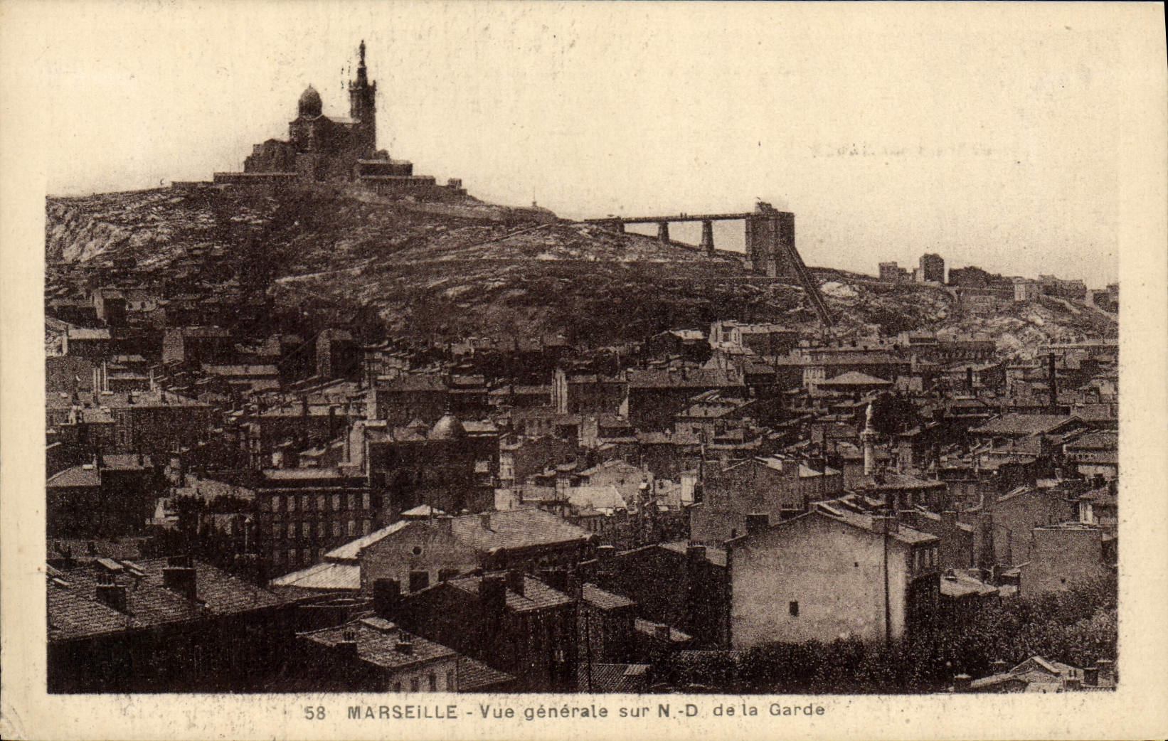 CPA Marseille Vue generale sur N D de la Garde 