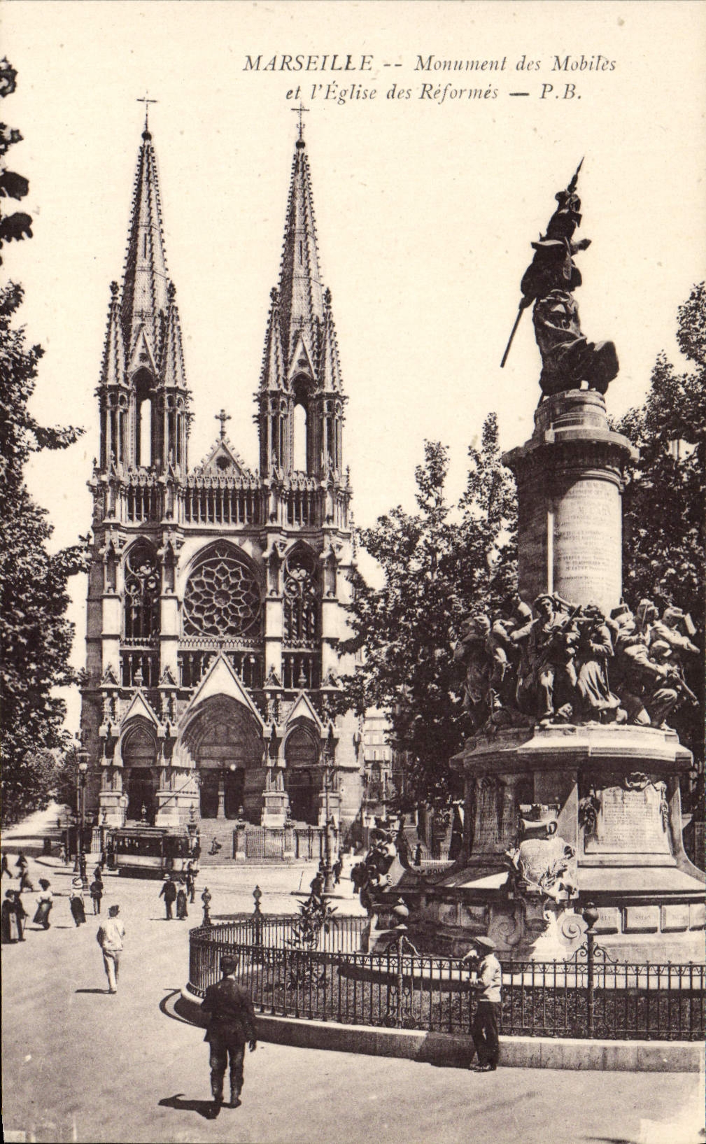 CPA Marseille Monument des Mobiles et l'Eglise des Reformes 