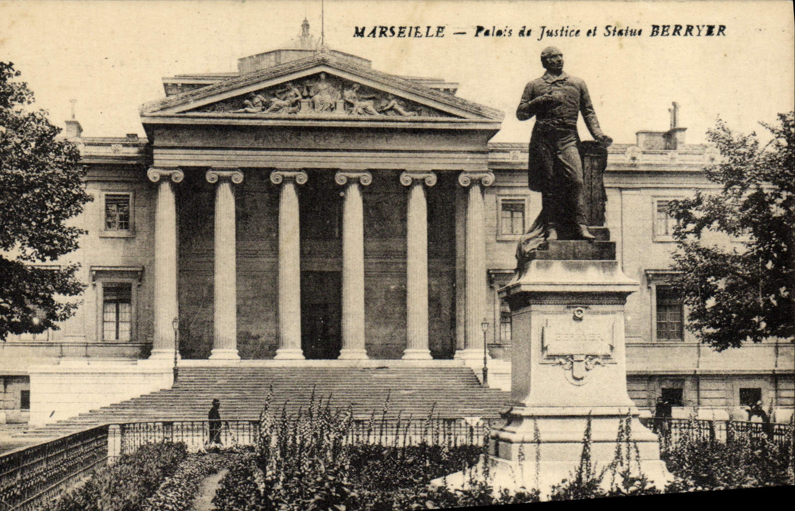 CPA Marseille Palais de Justice et Statue Berryer