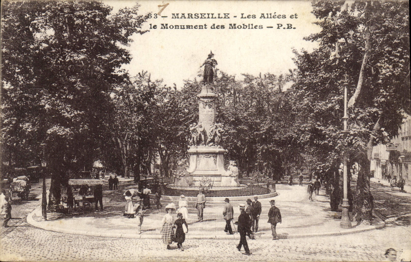 CPA Marseille Les Allees et le Monument des Mobiles 