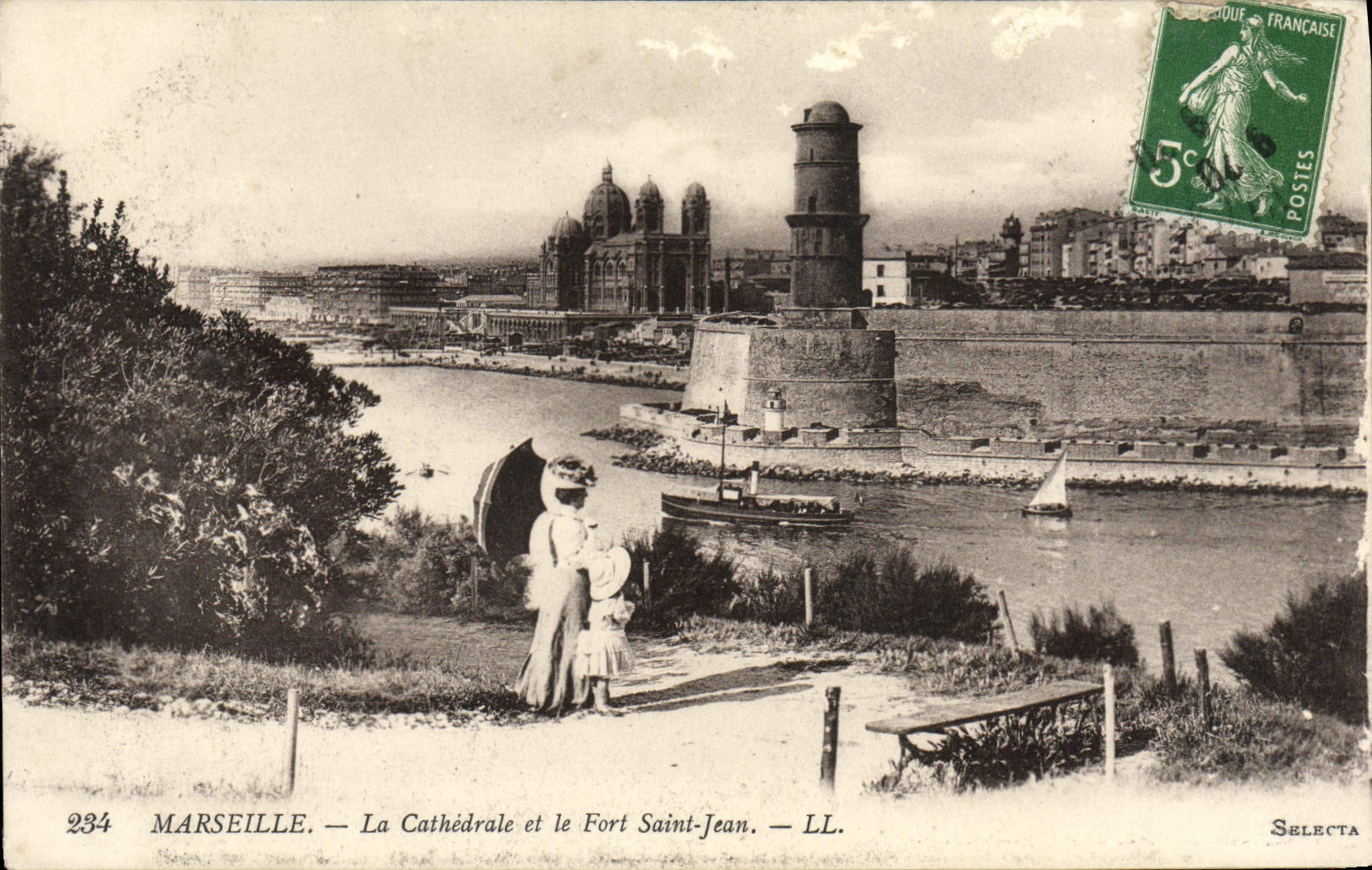 CPA Marseille La Cathedrale et le Fort Saint Jean