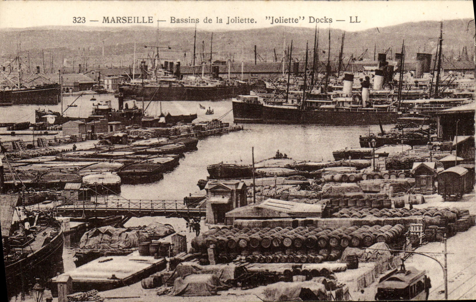 CPA Marseille Bassins de la Joliette Bateaux