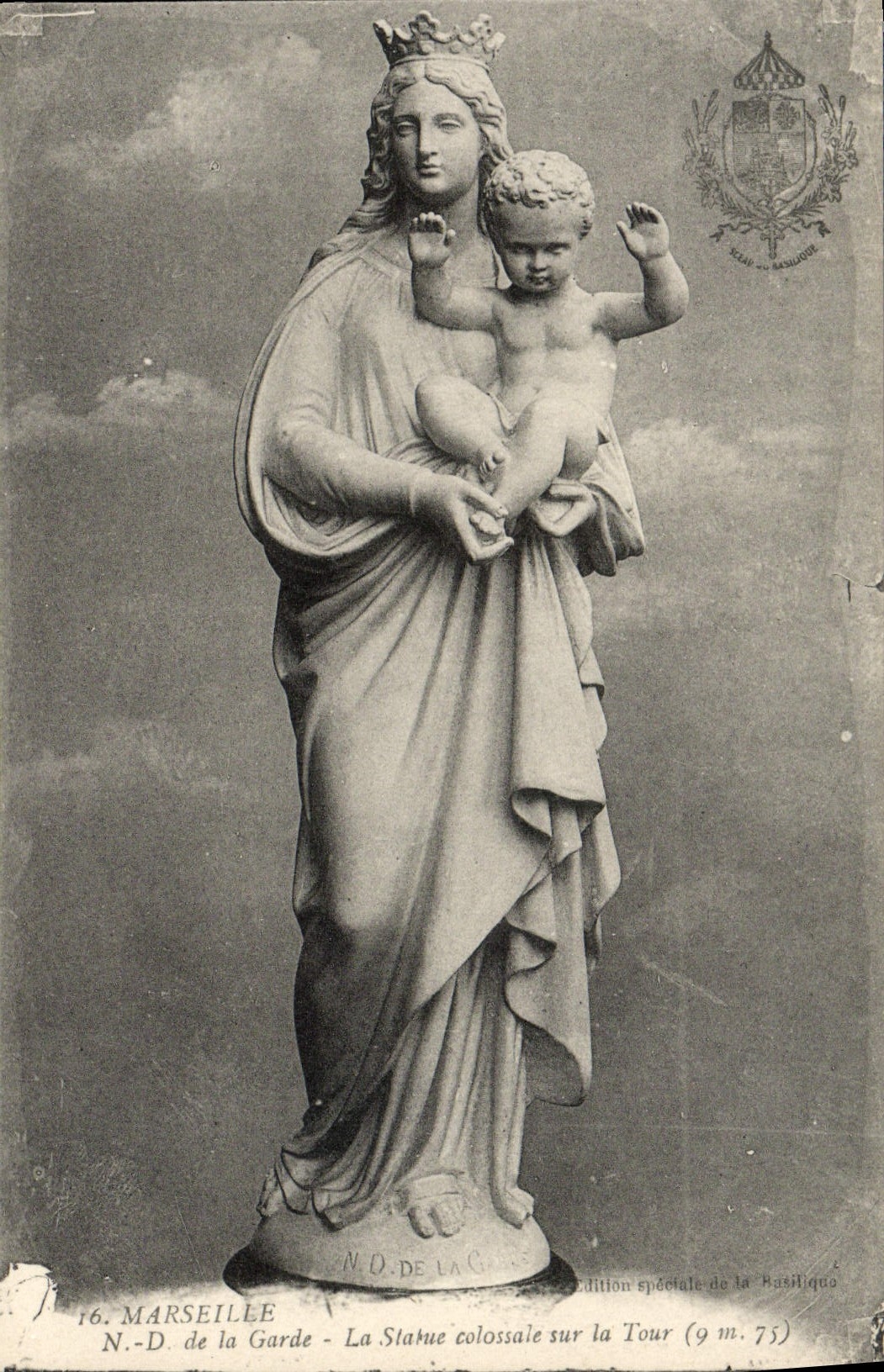 CPA Marseille De la Garde la statue colossale sur la tour