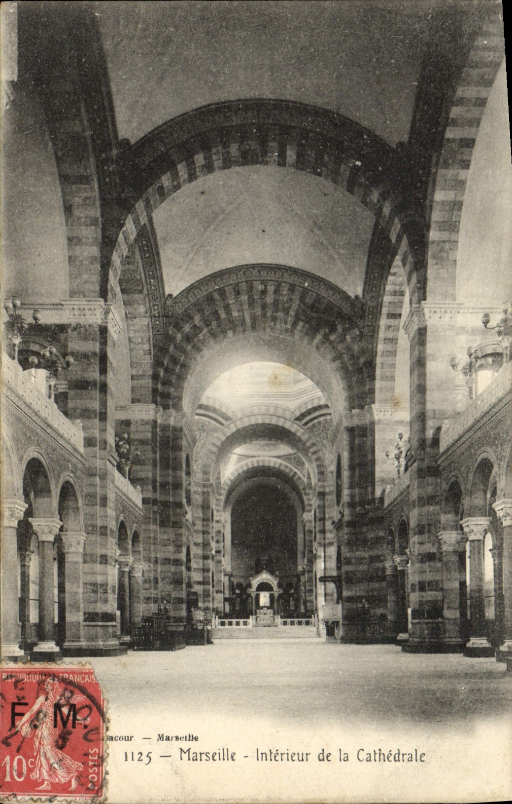 CPA Marseille Interieur de la cathedrale